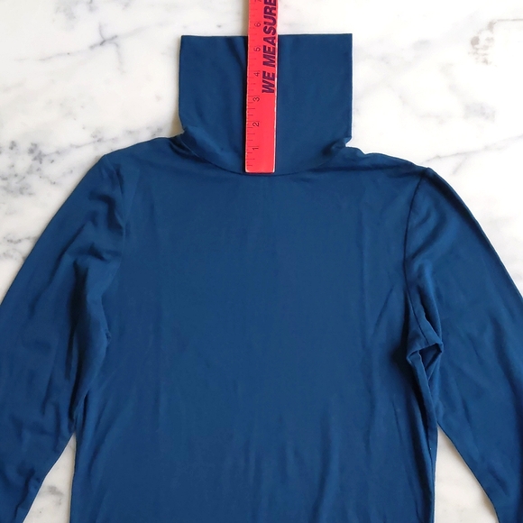 NWOT. H&M Cotton Modal Spandex Pretty Blue Long Sleeve Turtleneck Long Top. - Picture 3 of 3